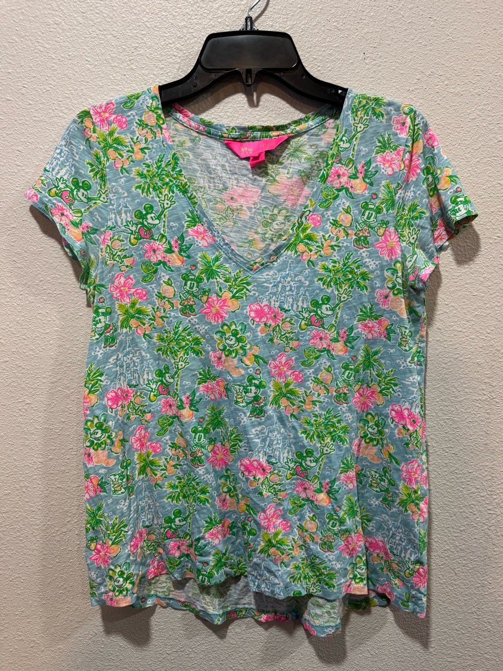 Lilly Pulitzer x Disney 2023 Collab V-Neck T-Shirt Mickey and Castle Print Small